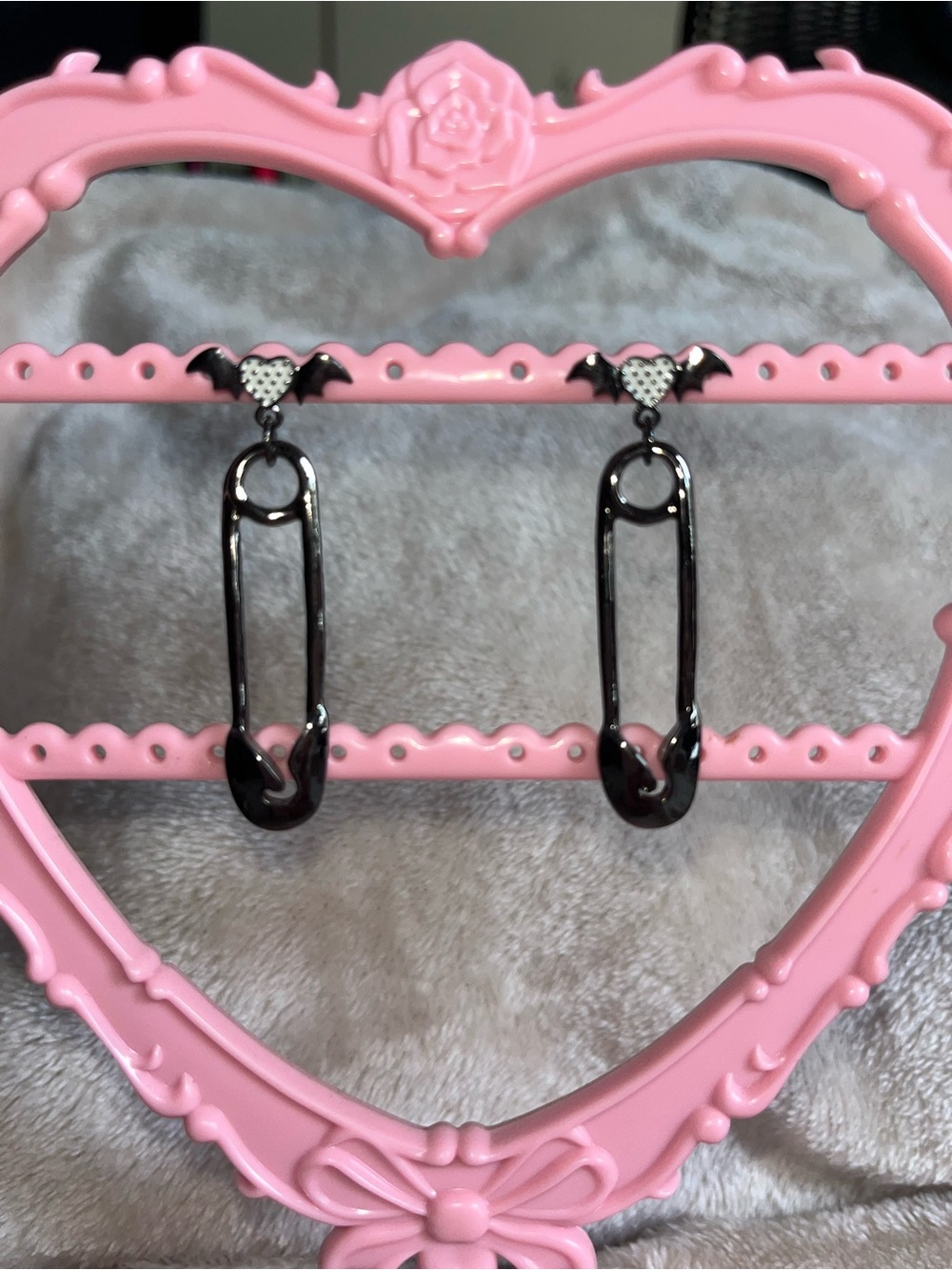 Source Unknown Black Safety Pin Drop Earrings